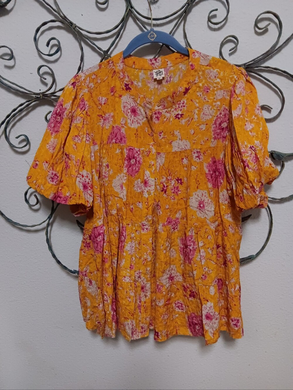 ivy jane yellow and pink floral puff sleeve tiered top, M